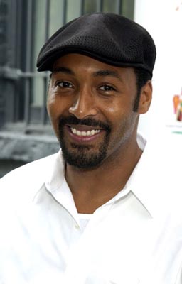 Jesse L. Martin: “I can’t really sit around waiting for someone to call me”