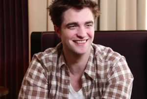 Robert Pattinson talks about, what else? Elephants