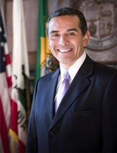 L.A. Mayor Vows to Help Out Hollywood