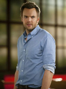 Joel McHale on His Upcoming Stint on ‘Sons of Anarchy’: “I had a ball of a time doing it”
