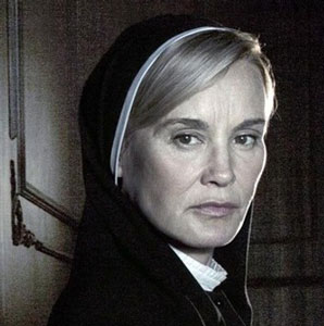 Interview: Jessica Lange on ‘American Horror Story: Asylum’, Character Arcs and “Playing Madness”