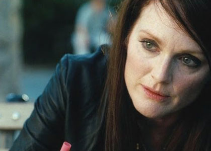 Julianne Moore on Starting Out in Soaps, Romantic Scenes and Her New Film, ‘What Maisie Knew’