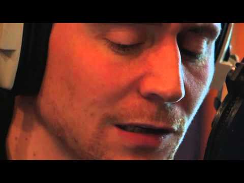 Tom Hiddleston reads Shakespeare’s Sonnet 18 (video)