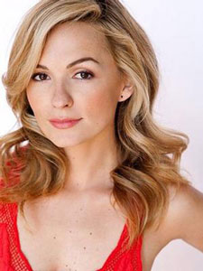 ‘The Carrie Diaries’ Star Lindsey Gort Steps into the Expensive Shoes of Iconic Character Samantha Jones