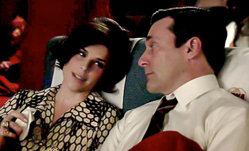 Surprise! Neve Campbell Shows Up in a Critical Scene on ‘Mad Men’ Premiere