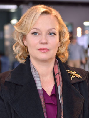 Samantha Mathis The Strain