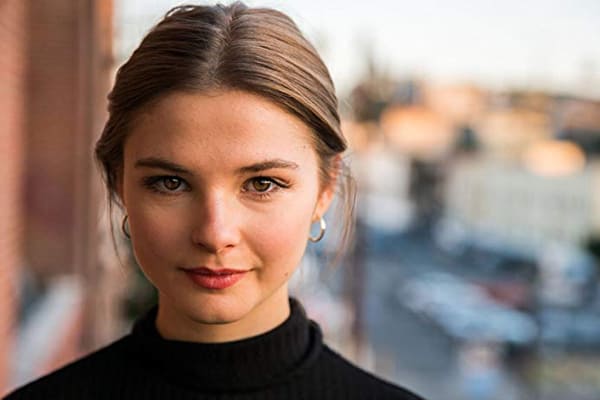 Actress Stefanie Scott