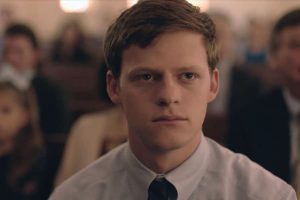 For Crying Scenes, Lucas Hedges Says "It's the thing I stress out about most"