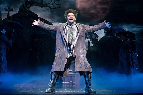 ‘Beetlejuice’ Star Alex Brightman on Playing Broadway’s ‘Ghost with the Most’