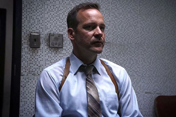 Peter Sarsgaard on Playing a Detective in ‘Interrogation’, Finding the Right Shoes and Looking to Animals for Inspiration