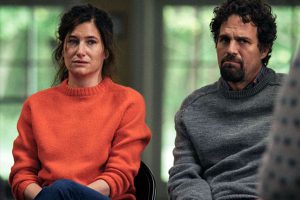 Kathryn Hahn on Trying Not to Pre-Plan Scenes and Being "Weirdly Lucky" in Her Career