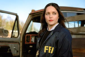 Rebecca Breeds on Mastering Clarice Starling's Accent on 'Clarice'