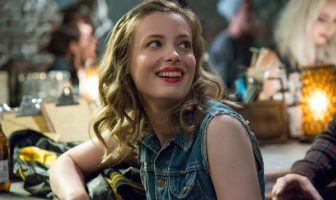 Gillian Jacobs on Genre Projects and What She Thinks is a “Good Day at Work” Gillian Jacobs in Love on Netflix