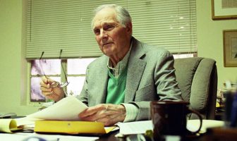 Alan Alda Reflects on His Career and the Acting Advice He’s Learned Over the Years Alan Alda